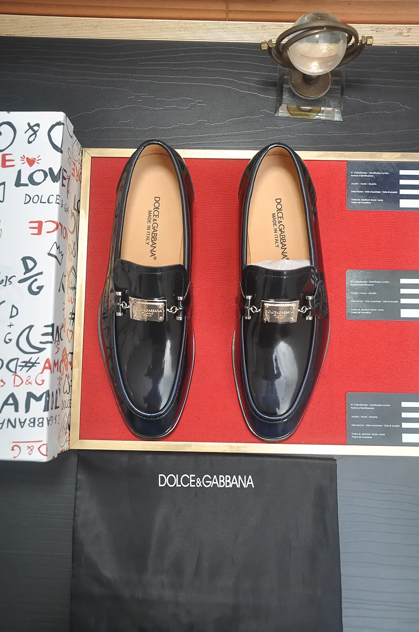 Men's men's shoes 💰500💶🌲 DG top 🔍🔍Men's new leather shoes 🚹 are on sale at the same time at the counter ⚠The uppers are imported cowhide from Italy, the entire imported cowhide lining, imported accessories 💪💪, completely 1⃣️ vs 1⃣️ replica 🇮 🇹💪💪, ⚠Sole: The original sole is specially provided by the original factory, the exclusive movable molded sole is super comfortable, ⚠The original factory follows the order, 🔍🔍high quality, you can enter and exit the counter at will, welcome to compare ⚠Size: 38-44 (45 customized)